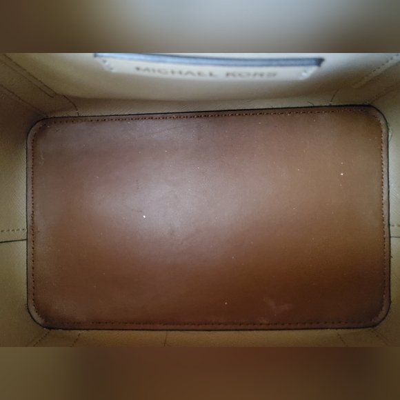 Michael Kors Pratt Small Tote Bag (Camel MLT) - Picture 12 of 16